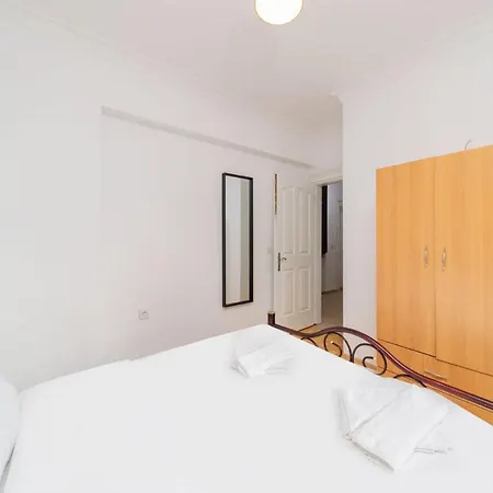 公寓 Spacious Flat With Backyard In Muratpasa