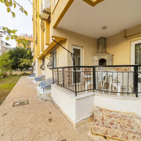 Spacious Flat With Backyard In Muratpasa 公寓 安塔利亚